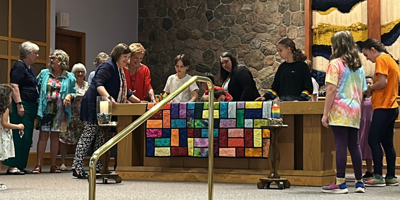 Setting table quilters and kids